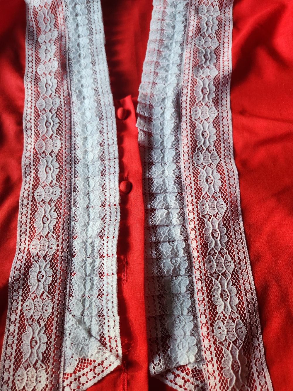 Red Lace Trim Vintage-Style Blouse - Picture 8 of 10